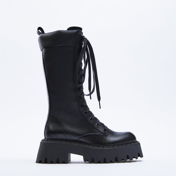 LACED LEATHER BOOTS WITH TREADED SOLES - Picture 6 of 8